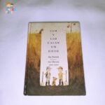 Sam y Leo cavan un hoyo