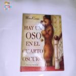 Hay un oso en el cuarto oscuro
