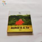 Antonia va al río